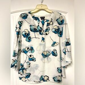 Women’s Van Heusen Dress top.